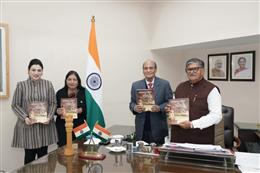गवर्नर गुलाब चंद कटारिया ने भगवान राम की ऐतिहासिकता और दिव्यता पर पुस्तक का विमोचन किया