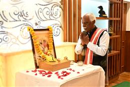 राज्यपाल बंडारू दत्तात्रेय ने श्री गुरु गोविंद सिंह जी को उनके प्रकाश पर्व पर श्रद्धांजलि अर्पित की