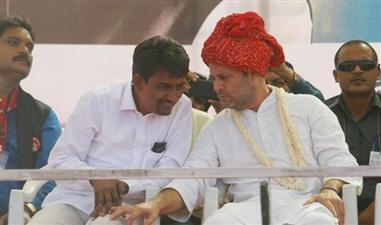 कांग्रेस चुनाव समिति की पाटीदार नेताओं, अल्पेश ठाकोरे के साथ गहन बैठक, आज कर सकती है सूची जारी