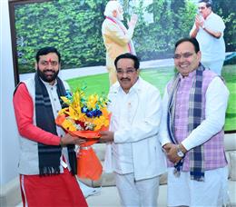 हरियाणा के मुख्यमंत्री नायब सिंह सैनी ने नई दिल्ली में की केन्द्रीय जल शक्ति मंत्री सीआर पाटिल से मुलाकात