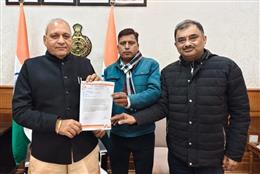 60 वर्ष की आयु पूर्ण कर चुके सभी पत्रकारों को हरियाणा सरकार पत्रकार पेंशन का लाभ प्रदान करें : धरणी