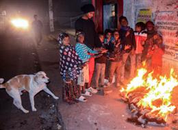 कोहरे-शीतलहर की चल रहे चपेट में उत्तर भारत, दिल्ली-यूपी में नहीं मिलेगी राहत