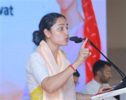 गांधी पर टिप्पणी करने पर कार्यकर्ता मीनाक्षी सहरावत के खिलाफ मुकदमा दर्ज, राष्ट्रपिता की उपाधि पर उठाया था सवाल