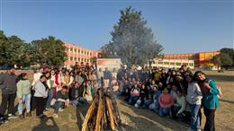एसडी कॉलेज के गर्ल्स हॉस्टल में उल्लास के साथ मना लोहड़ी का पर्व, एनएसएस इकाई ने भी मनाया त्योहार