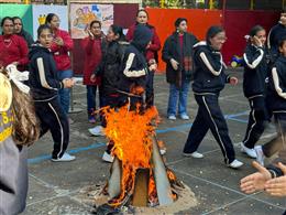 आदर्श पब्लिक स्मार्ट स्कूल में लोहड़ी उत्सव मनाया 