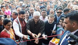 केंद्रीय मंत्री गजेंद्र शेखावत और मुख्यमंत्री नायब सिंह सैनी ने किया सूरजकुंड मेले का भ्रमण