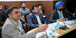 डा: रवजोत सिंह ने नगर निगमो के अधिकारियों को विकास कार्यों के लिए फंडों का तुरंत उपयोग करने के निर्देश दिए
