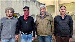 सरकारी कर्मचारी बनकर 42.60 लाख रुपये रिश्वत लेने वाला व्यक्ति विजीलेंस ब्यूरो द्वारा काबू 