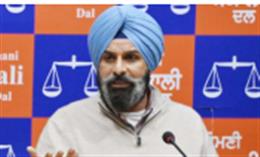 आम आदमी पार्टी की सरकार दिल्ली से चलाए जाने के कारण मंत्रियों को पता ही नही कि उन्हें आवंटित विभाग मौजूद है यां नही: सरदार बिक्रम सिंह मजीठिया