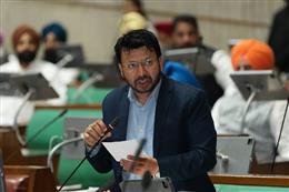 पंजाब में आवारा कुत्तों के हमलों की घटनाओं को रोकने के लिए पंजाब सरकार प्रयासरत - डॉक्टर रवजोत