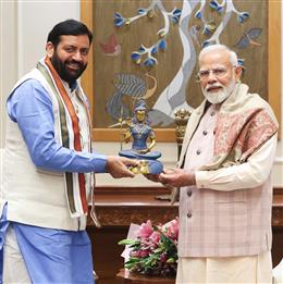 मुख्यमंत्री नायब सिंह सैनी ने नई दिल्ली में प्रधानमंत्री नरेंद्र मोदी से की मुलाकात