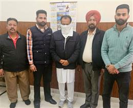 विजीलैंस ब्यूरो ने पुलिस अधिकारियों के नाम पर 3 लाख रुपए रिश्वत लेते व्यक्ति को किया गिरफ्तार